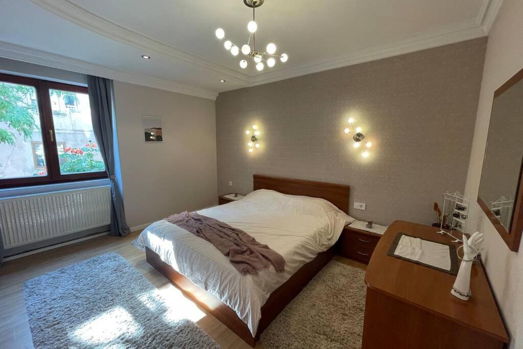 Cozy Apartment In The Old Center Of Prishtina Pristina Exterior foto